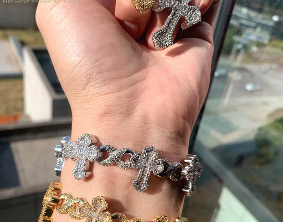 Iced out Cross Infinity Charm Bracelet for Women Men Micro Paved Cubic Zirconia Cuban Chain Hip Hop Rapper Fashion Jewelry